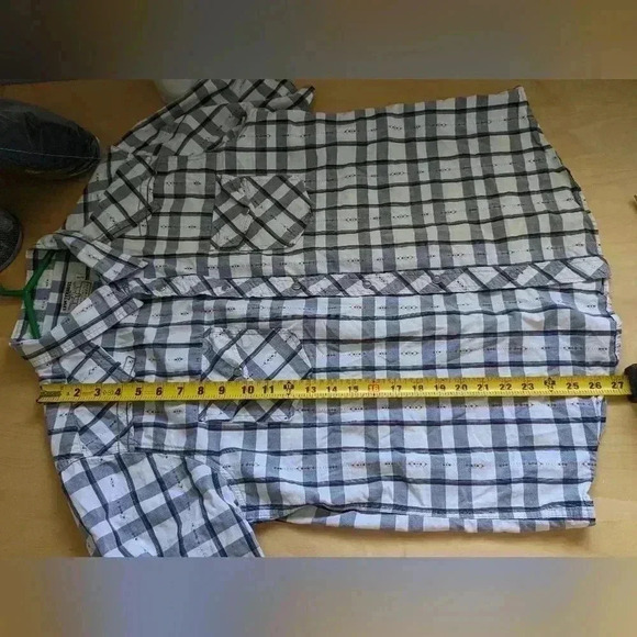 VINTAGE LEVI STRAUSS Size XL Women snap  buttom blouse short sleeves - Picture 9 of 9